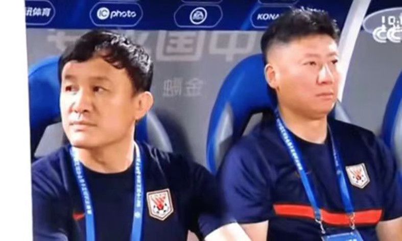 萨拉赫这次稳稳将球罚进，利物浦4-2纽卡【比赛焦点瞬间】第2分钟，阿诺德禁区外左脚远射，皮球变线后稍稍偏出第12分钟，努涅斯近距离打门被杜布拉夫卡神扑！